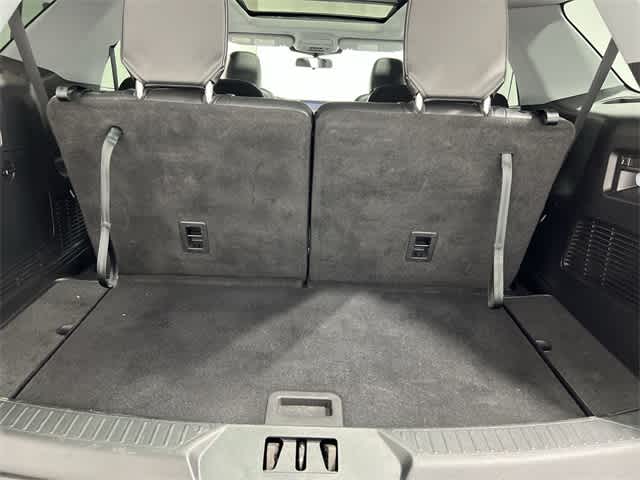 Thumbnail: 2022 Ford Explorer - 32