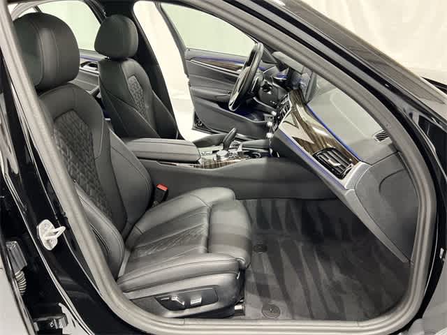 Thumbnail: 2023 BMW 5 Series - 26