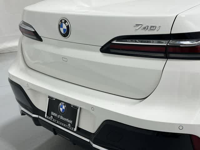 Thumbnail: 2023 BMW 7 Series - 17