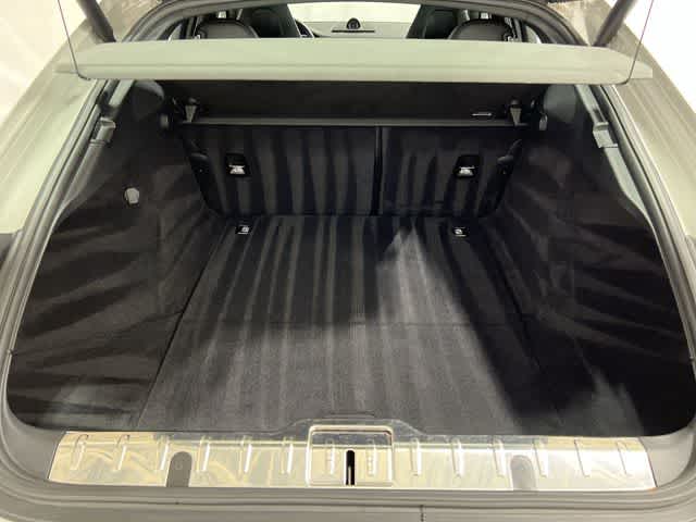 Thumbnail: 2022 Porsche Panamera - 32