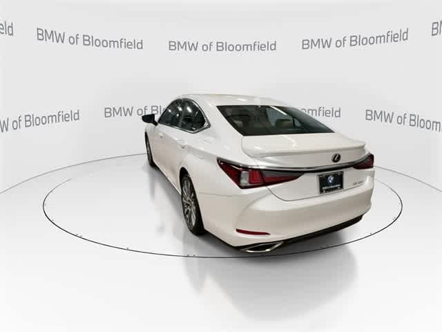 Thumbnail: 2020 Lexus ES - 6