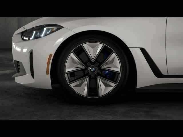 Thumbnail: 2025 BMW i4 - 7