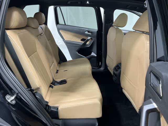 Thumbnail: 2023 Volkswagen Tiguan - 25