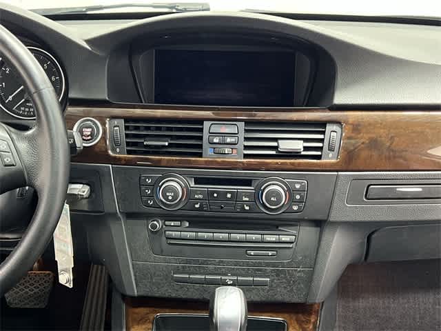 Thumbnail: 2011 BMW 3 Series - 28