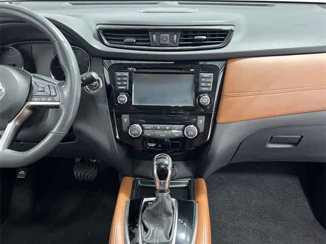 Thumbnail: 2017 Nissan Rogue - 28