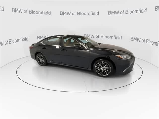 Thumbnail: 2022 Lexus ES - 9