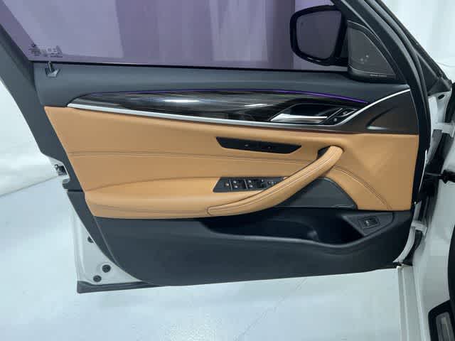 Thumbnail: 2023 BMW 5 Series - 35