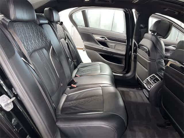 Thumbnail: 2022 BMW 7 Series - 26