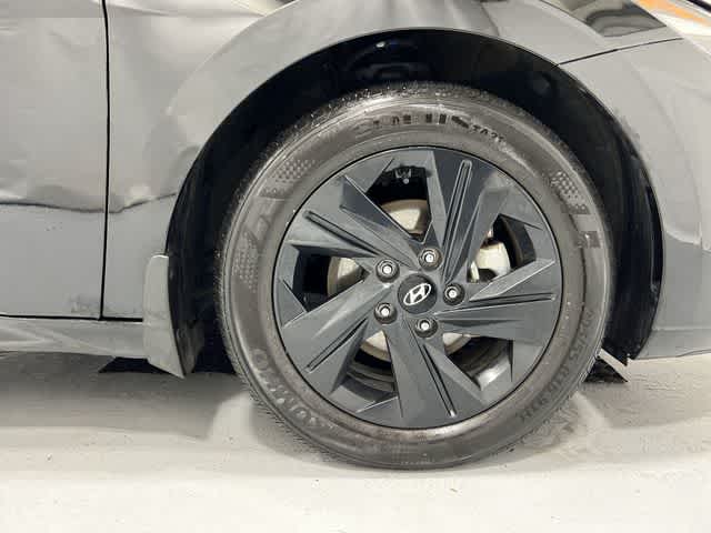 Thumbnail: 2023 Hyundai Elantra - 18