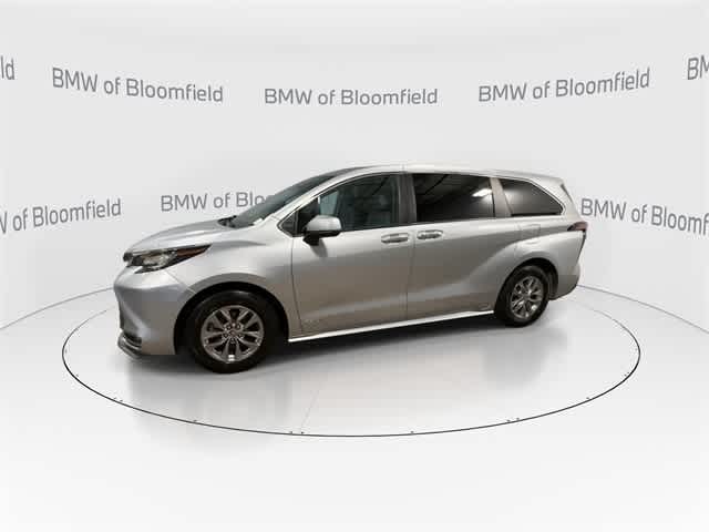 Thumbnail: 2021 Toyota Sienna - 4