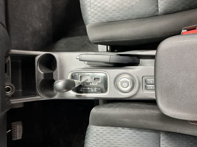 Thumbnail: 2014 Mitsubishi Outlander - 29