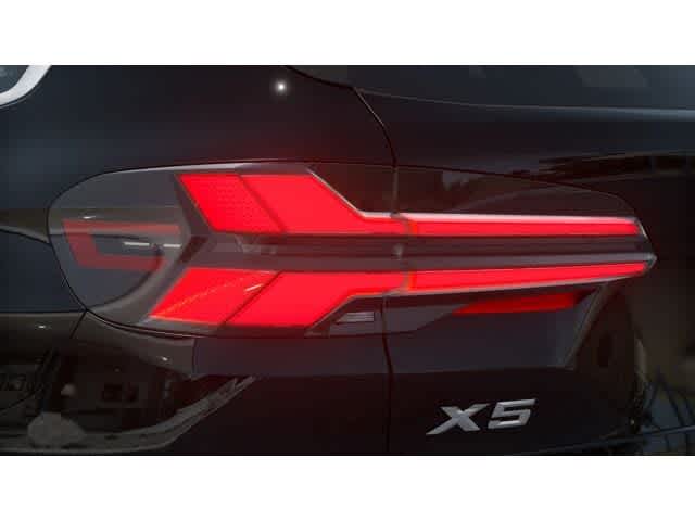 2026 BMW X5 xDrive50e 8
