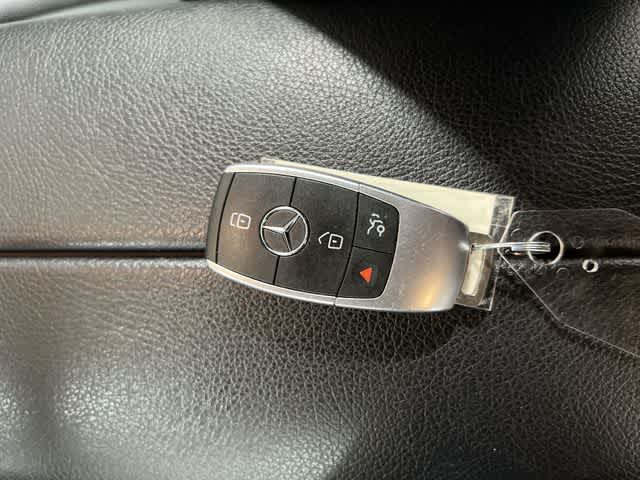 Thumbnail: 2021 Mercedes-Benz GLC - 33