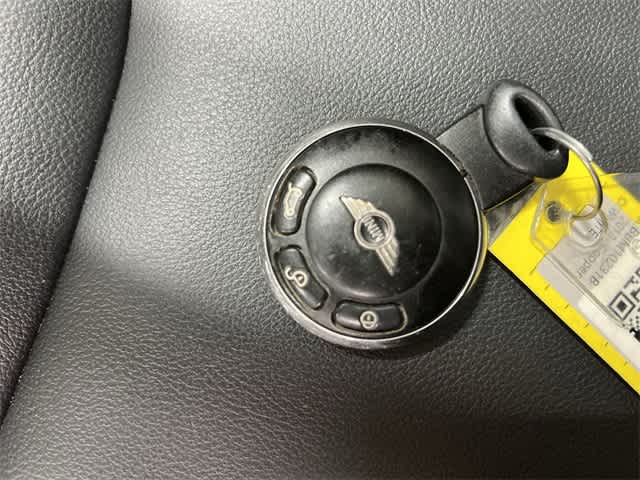 Thumbnail: 2013 MINI Cooper Hardtop - 32