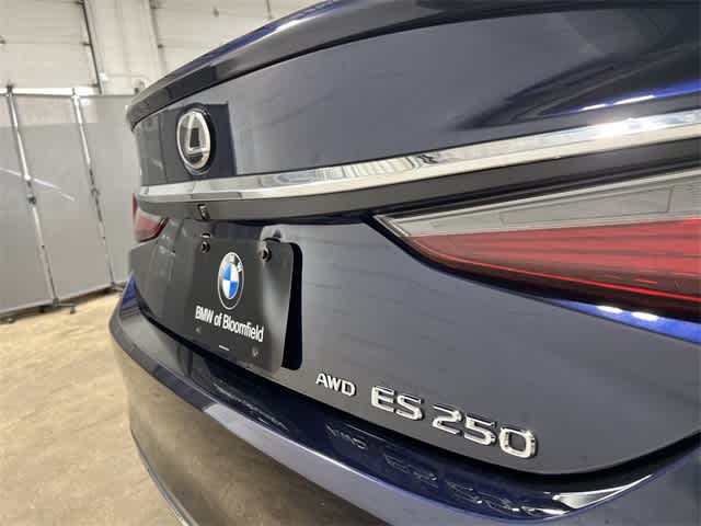 2023 Lexus ES 250 18