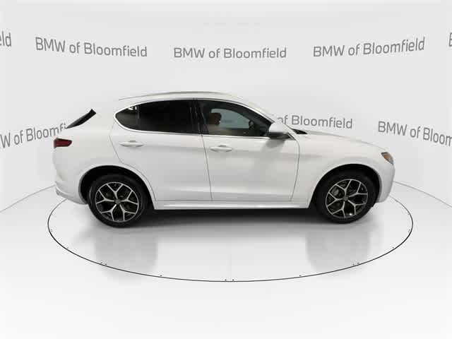 Thumbnail: 2021 Alfa Romeo Stelvio - 9