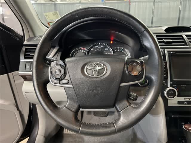 2014 Toyota Camry XLE 28
