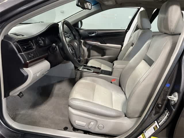 2014 Toyota Camry XLE 10