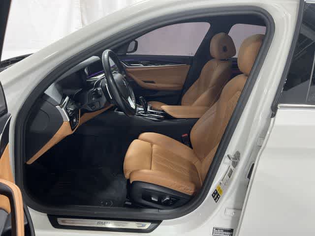 Thumbnail: 2023 BMW 5 Series - 10