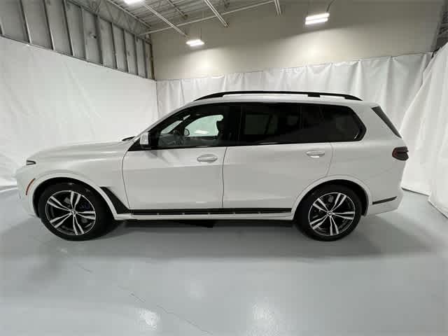 Thumbnail: 2023 BMW X7 - 11