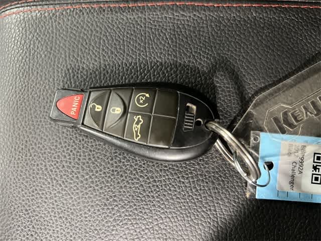 Thumbnail: 2012 Dodge Challenger - 33
