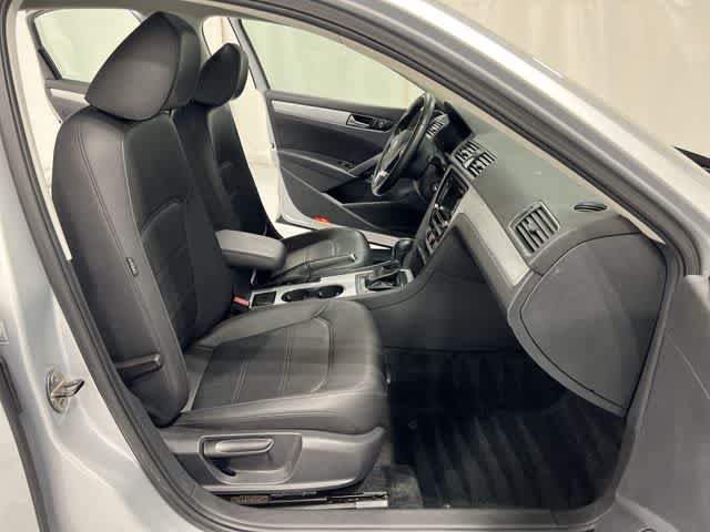 Thumbnail: 2013 Volkswagen Passat - 26