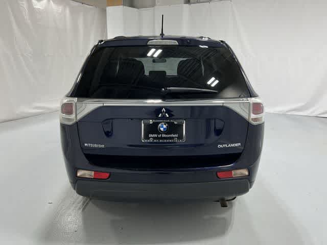 Thumbnail: 2014 Mitsubishi Outlander - 13
