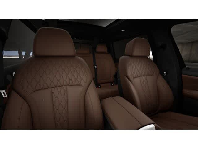 2026 BMW X7 M60i 11