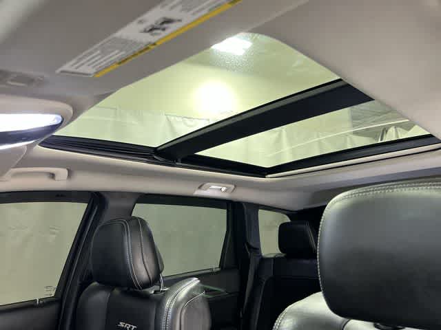 Thumbnail: 2012 Jeep Grand Cherokee - 23