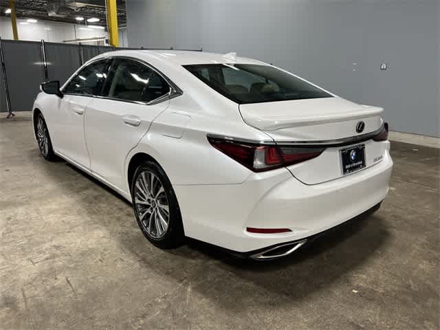 Thumbnail: 2020 Lexus ES - 12