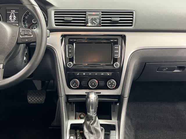 Thumbnail: 2013 Volkswagen Passat - 28