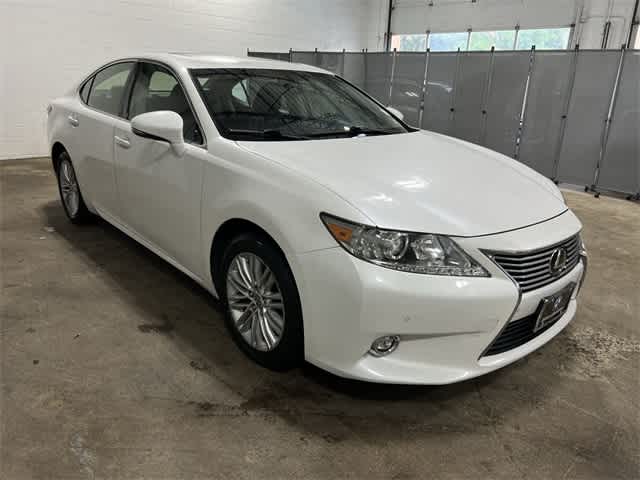 Thumbnail: 2014 Lexus ES - 16