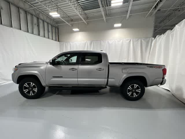 Thumbnail: 2017 Toyota Tacoma - 11