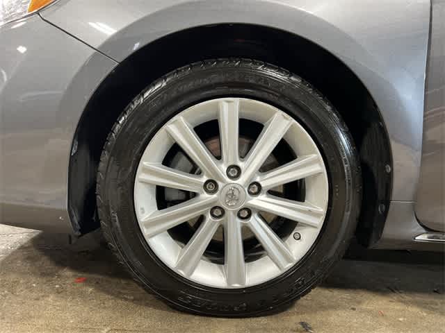 2014 Toyota Camry XLE 19
