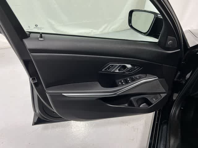 Thumbnail: 2023 BMW 3 Series - 35