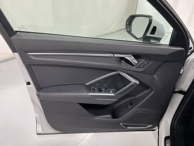 Thumbnail: 2020 Audi Q3 - 35