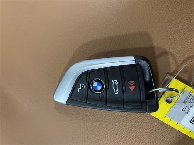 Thumbnail: 2025 BMW 3 Series - 33