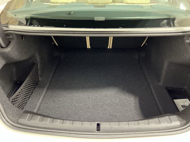 Thumbnail: 2025 BMW 3 Series - 31