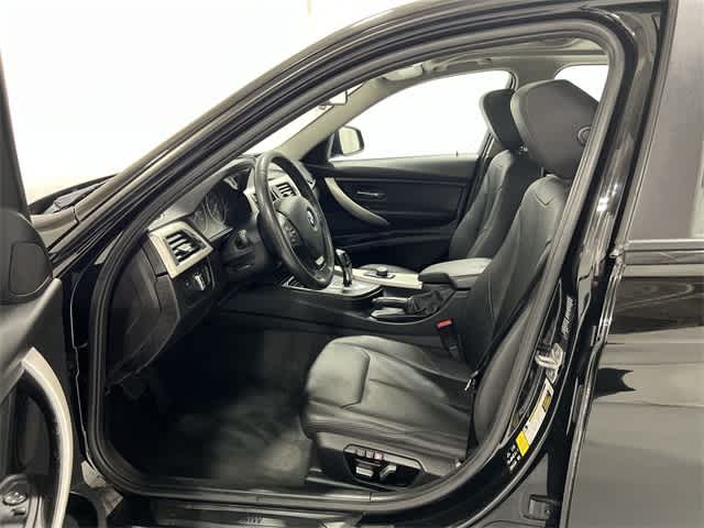 Thumbnail: 2017 BMW 3 Series - 10