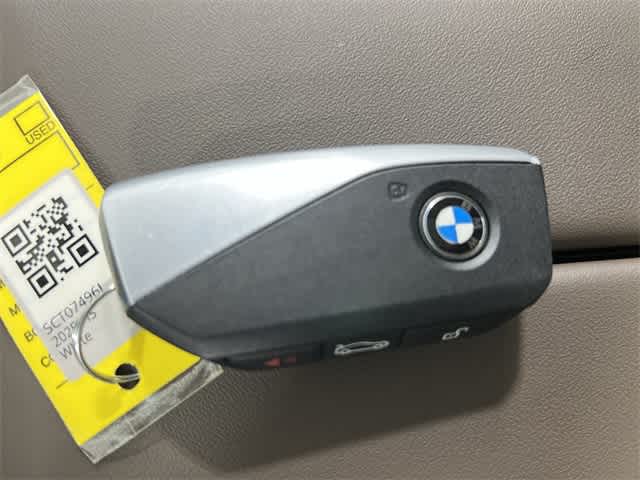 Thumbnail: 2025 BMW i5 - 33