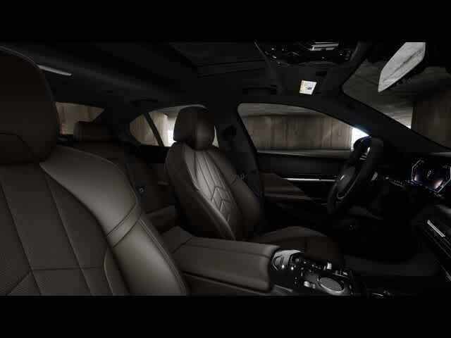 Thumbnail: 2025 BMW 5 Series - 9