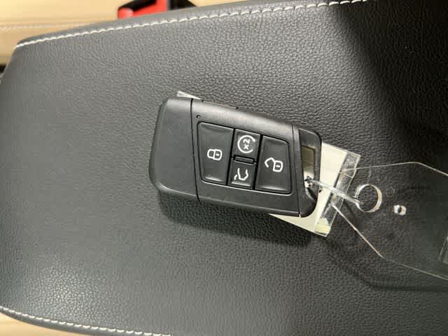 Thumbnail: 2023 Volkswagen Tiguan - 33