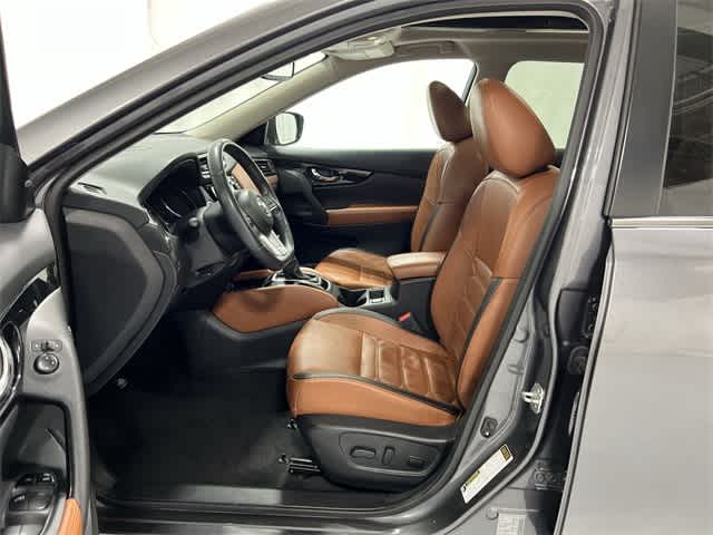 Thumbnail: 2017 Nissan Rogue - 10