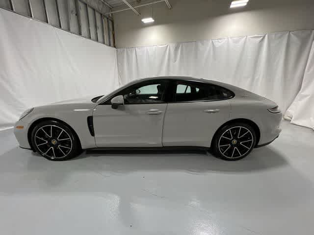 Thumbnail: 2022 Porsche Panamera - 11