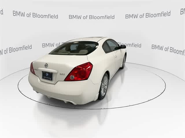 Thumbnail: 2010 Nissan Altima - 7