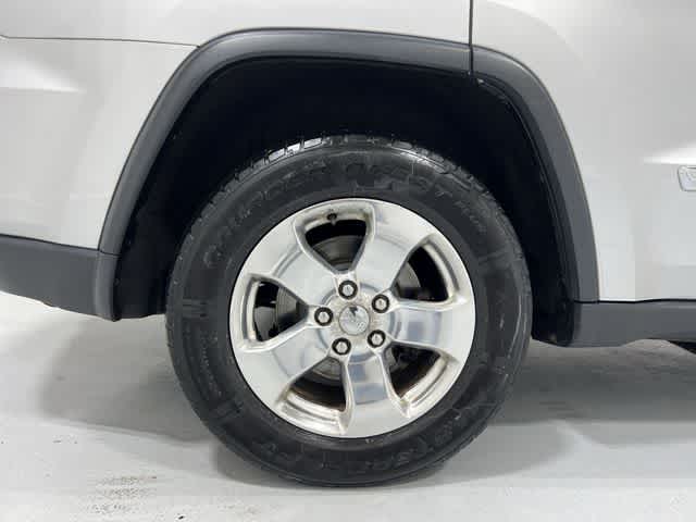 Thumbnail: 2012 Jeep Grand Cherokee - 18