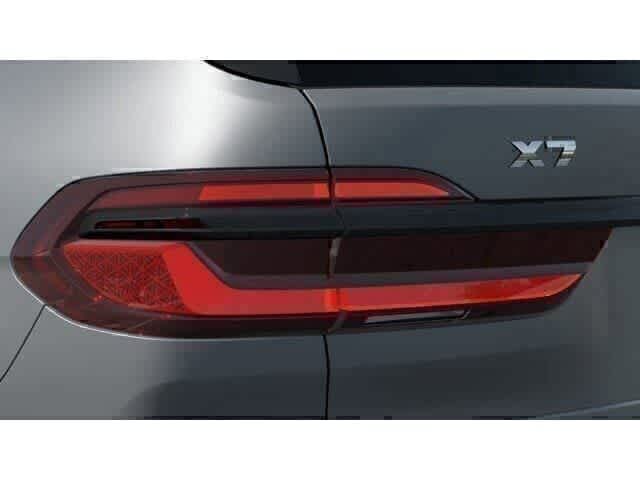 Thumbnail: 2027 BMW X7 - 8