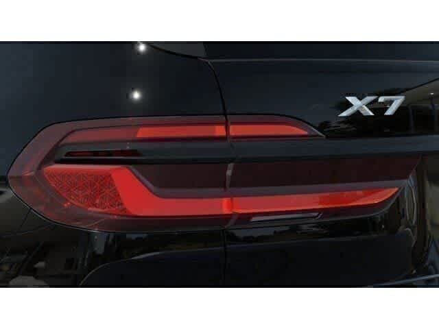 Thumbnail: 2027 BMW X7 - 8
