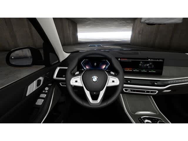 Thumbnail: 2026 BMW X7 - 13