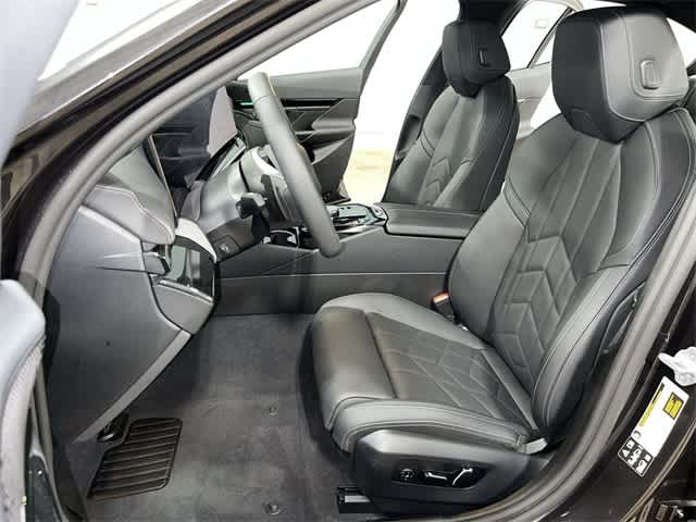 Thumbnail: 2025 BMW 5 Series - 21